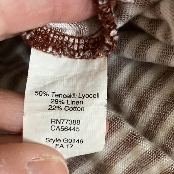 DONATED: Madewell Soundcheck Tee - Picture 4 of 4